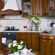 Traditional Dark Wood (Golden) Kitchen