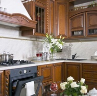 Traditional Dark Wood (Golden) Kitchen