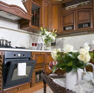 Traditional Dark Wood (Golden) Kitchen