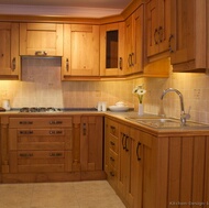 Traditional Light Wood Kitchen