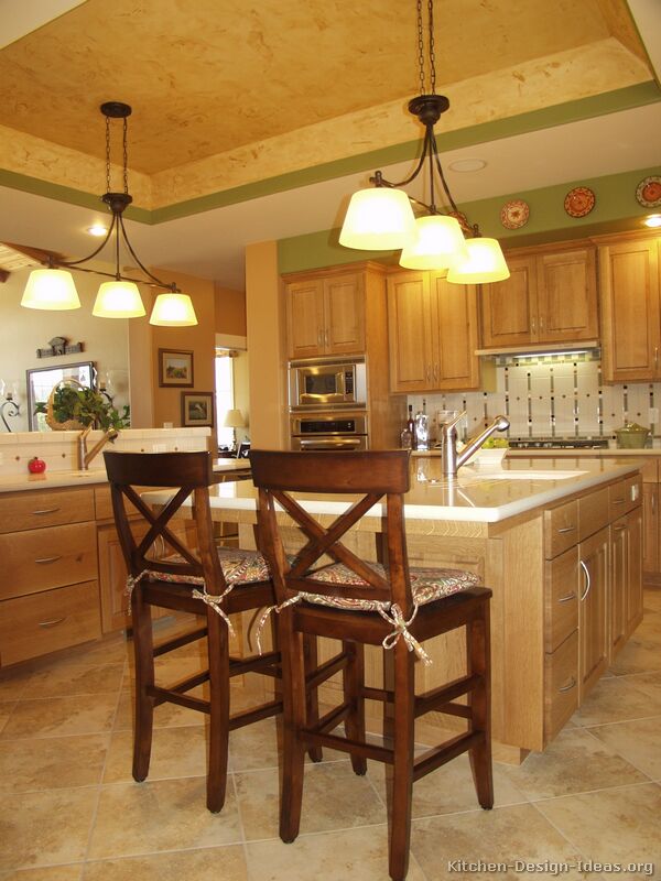 Light Oak Kitchen Cabinets