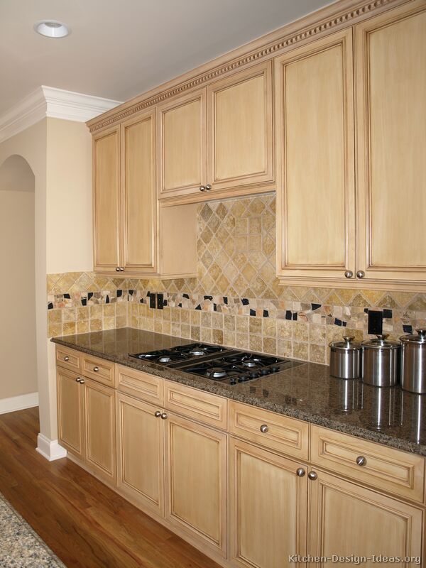 Pictures of Kitchens - Traditional - Light Wood Kitchen Cabinets