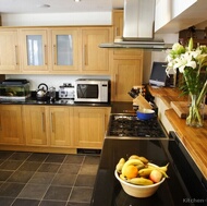 Traditional Light Wood Kitchen