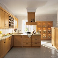 Traditional Light Wood Kitchen