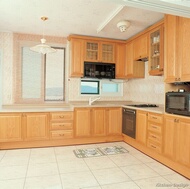 Traditional Light Wood Kitchen