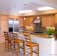 Traditional Light Wood Kitchen