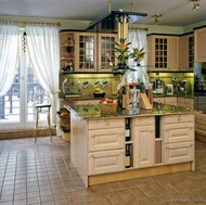 Traditional Light Wood Kitchen