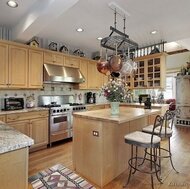 Traditional Light Wood Kitchen