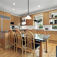 Traditional Light Wood Kitchen