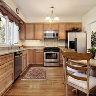 Traditional Light Wood Kitchen