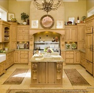 Traditional Light Wood Kitchen