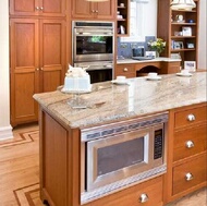 Traditional Light Wood Kitchen