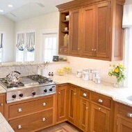 Traditional Light Wood Kitchen