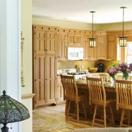 Traditional Light Wood Kitchen