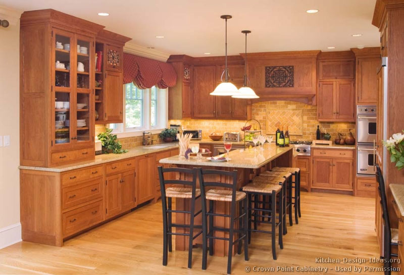 Pictures of Kitchens - Traditional - Light Wood Kitchen Cabinets