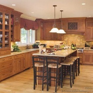 Traditional Light Wood Kitchen