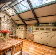 Traditional Light Wood Kitchen