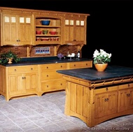 Traditional Light Wood Kitchen