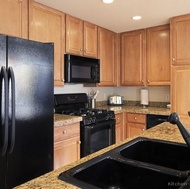 Traditional Light Wood Kitchen