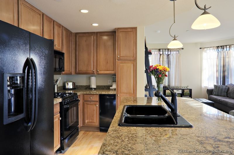 White Kitchen Cabinets with Black Appliances | 800 x 533 · 72 kB · jpeg | 800 x 533 · 72 kB · jpeg