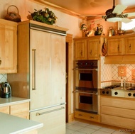 Traditional Light Wood Kitchen