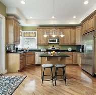 Traditional Light Wood Kitchen