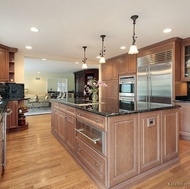 Traditional Light Wood Kitchen