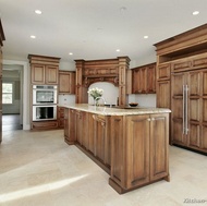 Traditional Light Wood Kitchen