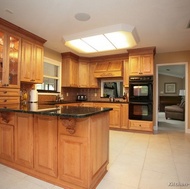 Traditional Light Wood Kitchen