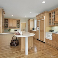 Traditional Light Wood Kitchen