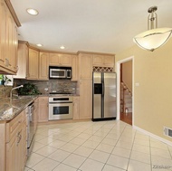 Traditional Light Wood Kitchen