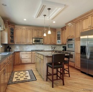 Traditional Light Wood Kitchen