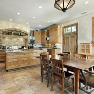 Traditional Light Wood Kitchen