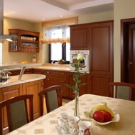 Traditional Medium Wood (Cherry) Kitchen