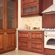 Traditional Medium Wood (Cherry) Kitchen