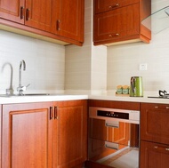 Traditional Medium Wood (Cherry) Kitchen