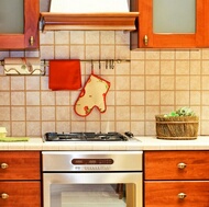 Traditional Medium Wood (Cherry) Kitchen