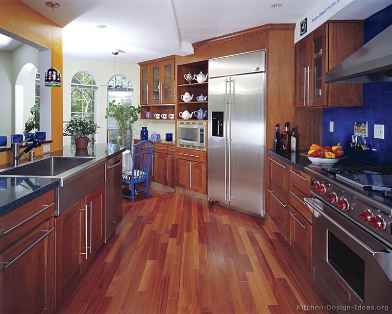 Pictures of Kitchens - Traditional - Medium Wood Kitchens, Cherry-Color