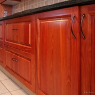 Traditional Medium Wood-Cherry Kitchen