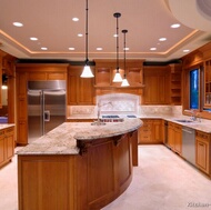 Traditional Medium Wood (Golden) Kitchen