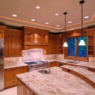 Traditional Medium Wood (Golden) Kitchen