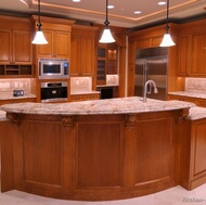 Traditional Medium Wood (Golden) Kitchen