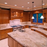 Traditional Medium Wood (Golden) Kitchen