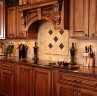 Traditional Medium Wood (Golden) Kitchen