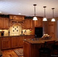 Traditional Medium Wood (Golden) Kitchen