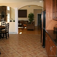 Traditional Medium Wood (Golden) Kitchen