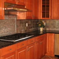 Traditional Medium Wood (Golden) Kitchen