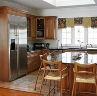 Traditional Medium Wood (Golden) Kitchen