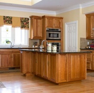 Traditional Medium Wood (Golden) Kitchen