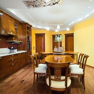 Traditional Medium Wood (Golden) Kitchen